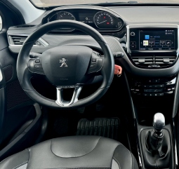 PEUGEOT 2008 1.2 PURETECH 130cv ALLURE