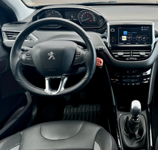 PEUGEOT 2008 1.2 PURETECH 130cv ALLURE