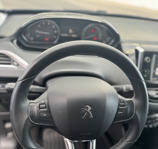 PEUGEOT 2008 1.2 PURETECH 130cv ALLURE